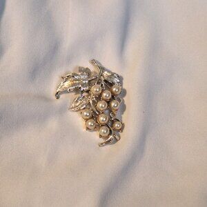 Vintage Gold Tone and Faux Pearl Grape Cluster Brooch